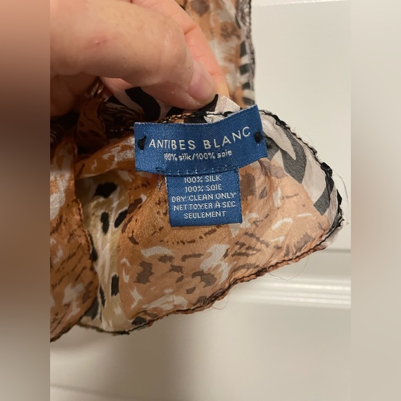 💯% Silk Scarf - Picture 3 of 3